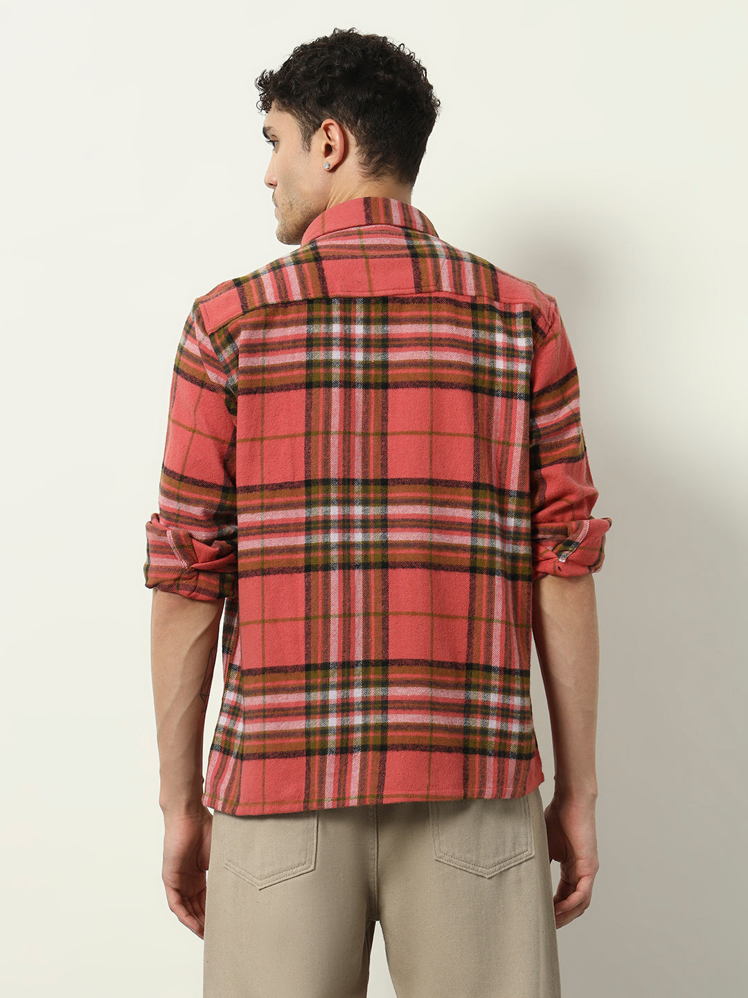 RetroRust Check – Classic Comfort